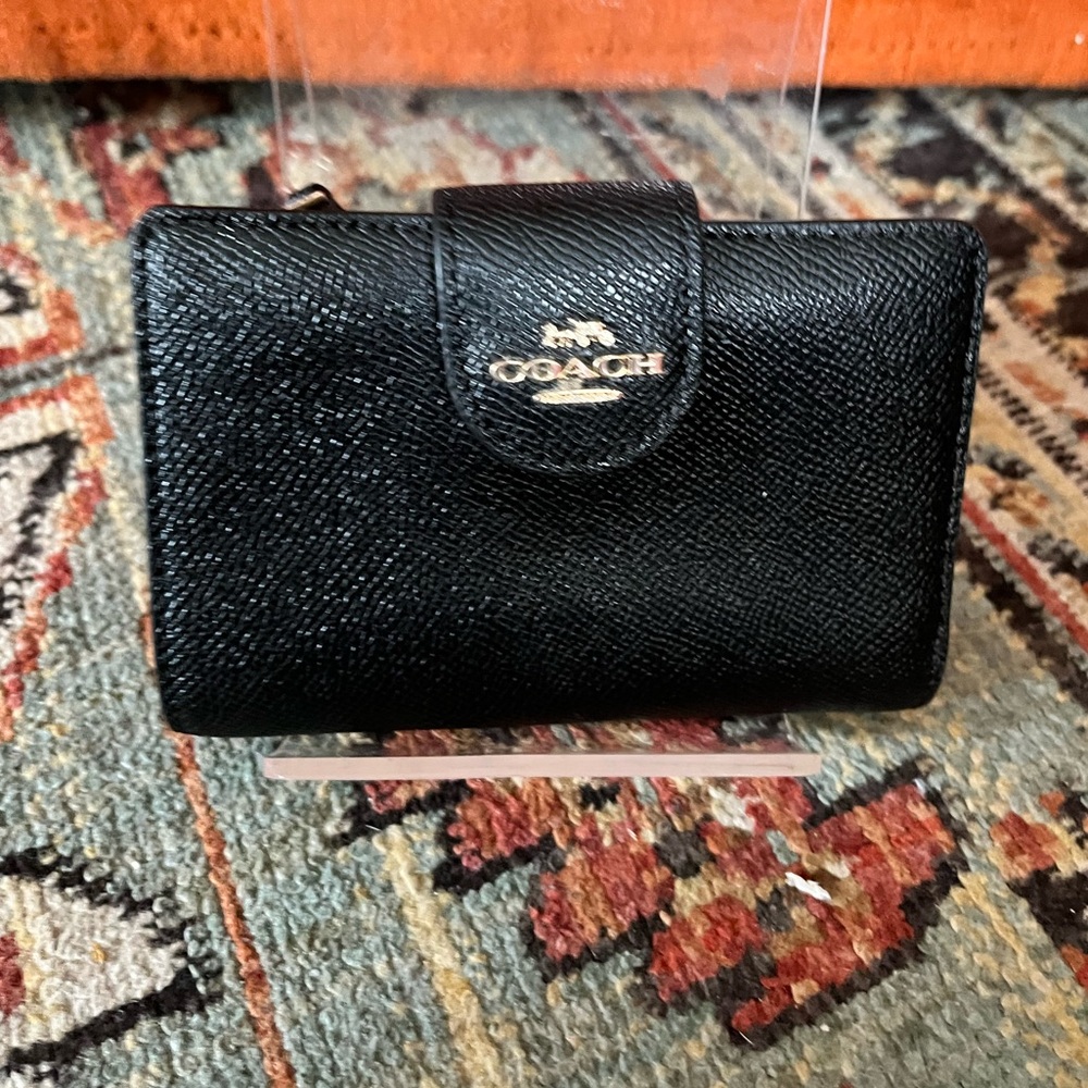NWOT Coach Women’s Black Pebbled Leather Snap Wallet with Gold Logo
